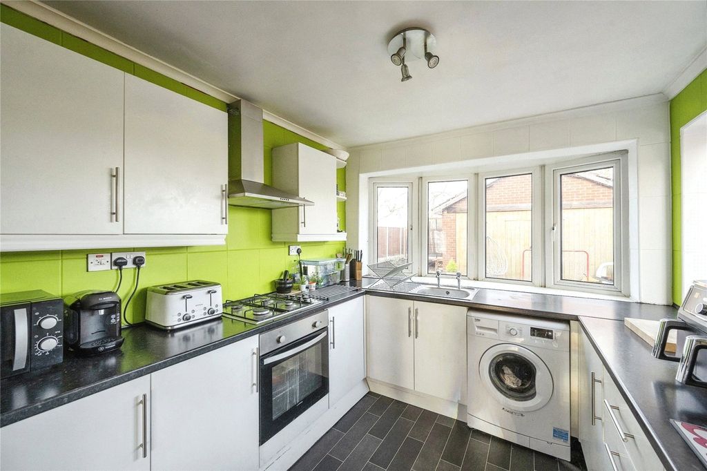 Property photo 3 of 14 Kitchen