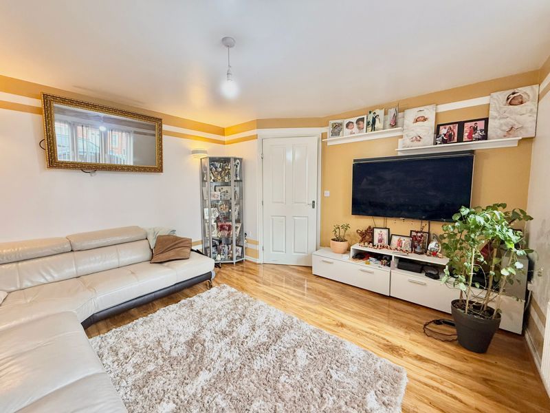 Additional image 5 of 3 bed semi-detached house for saleGuardian Way, Luton LU1