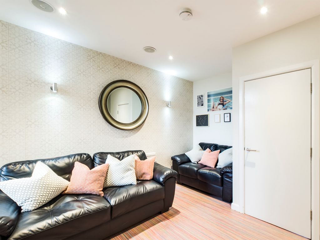 Property photo 1 of 6 Photo 0