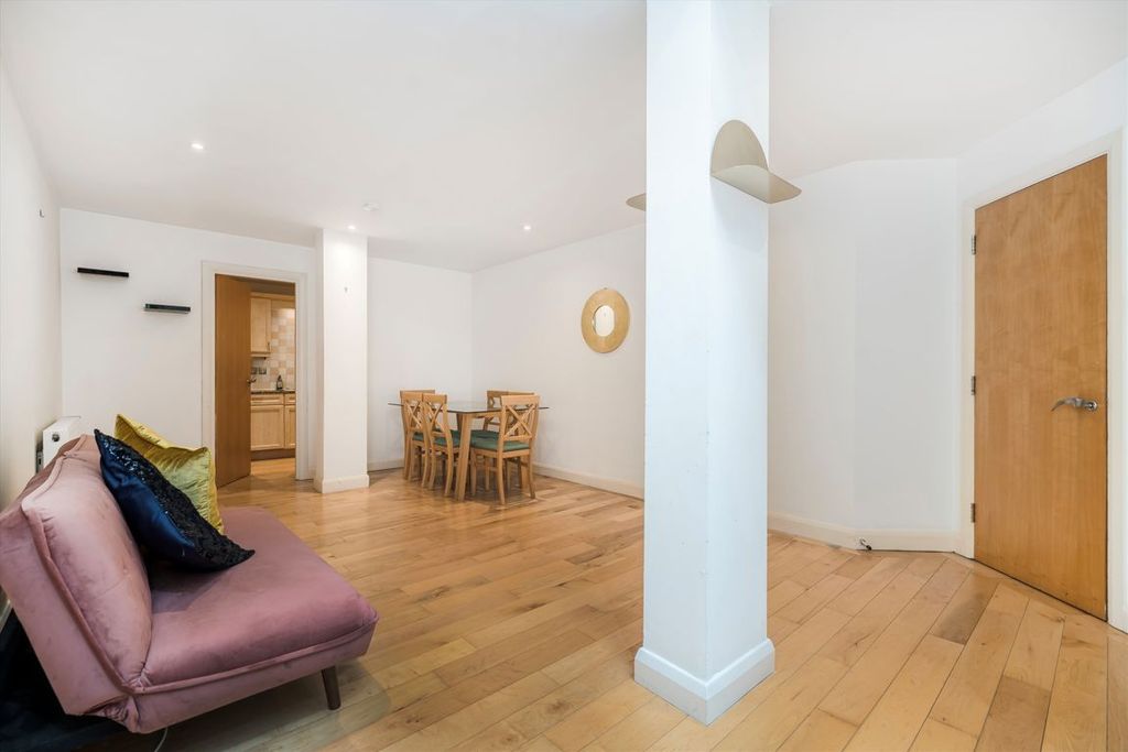 Property photo 3 of 6