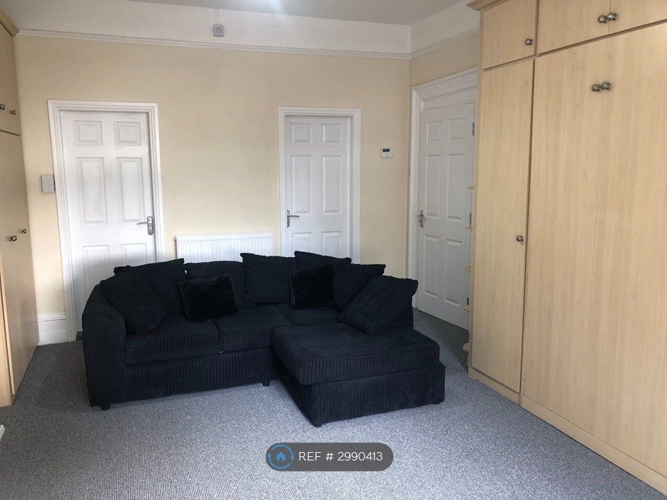 Property photo 2 of 6 Living Area