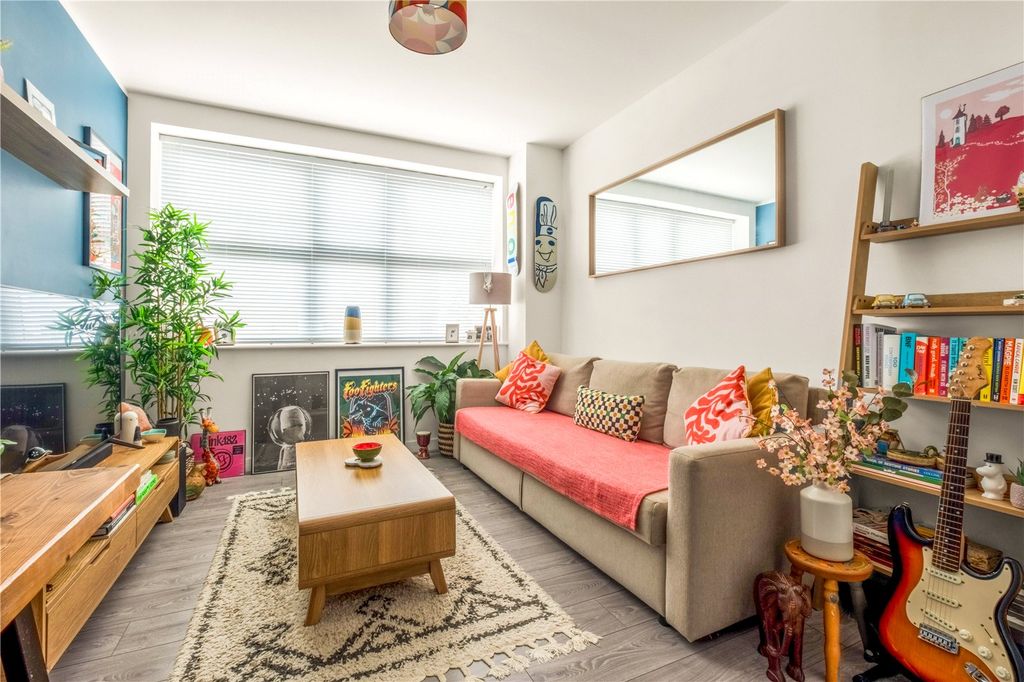 Property photo 3 of 18 Picture No. 07