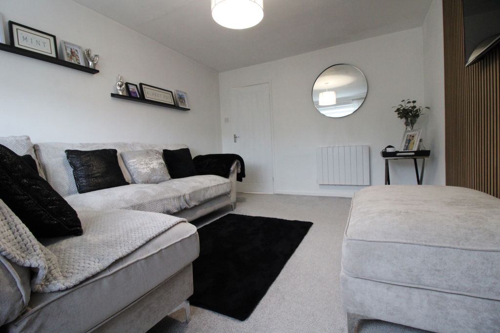 Property photo 2 of 12 B.Lo