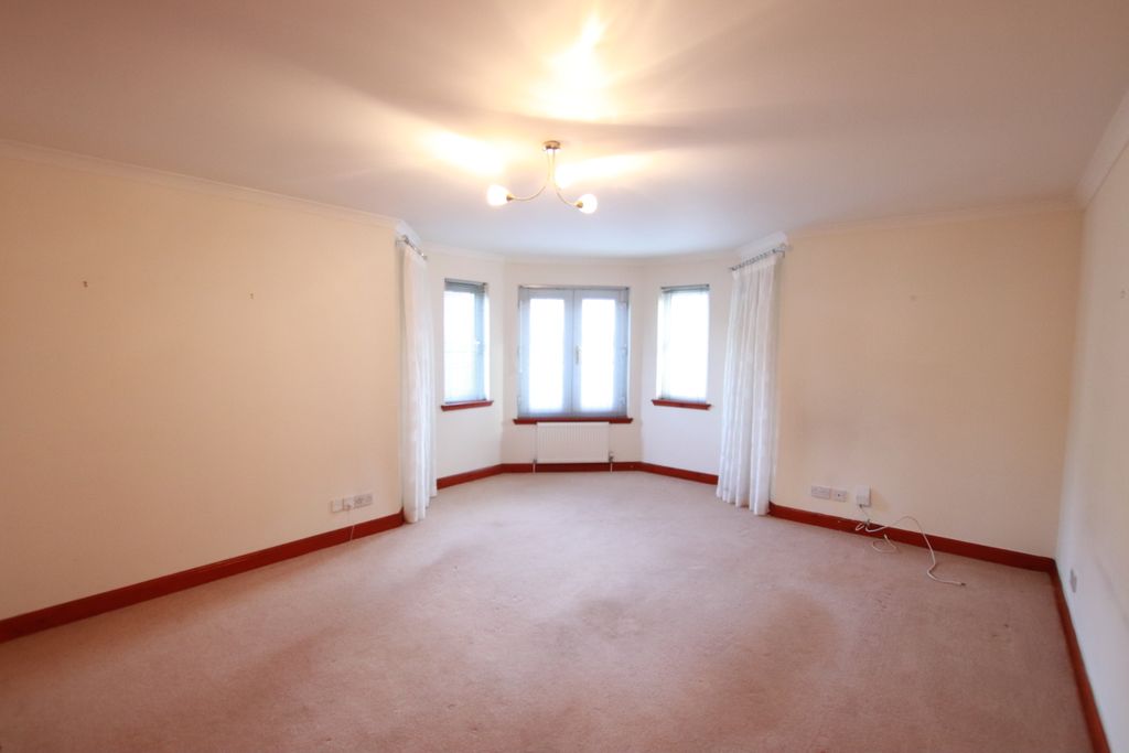 Property photo 2 of 11 Lounge