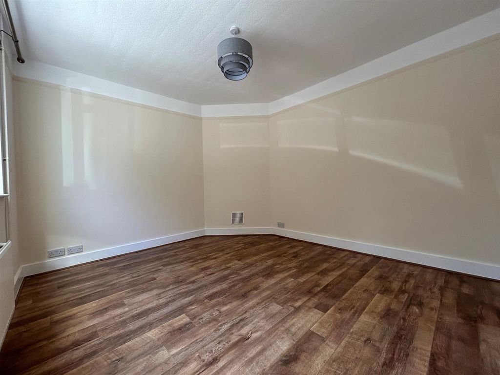 Property photo 2 of 13 6.Jpg
