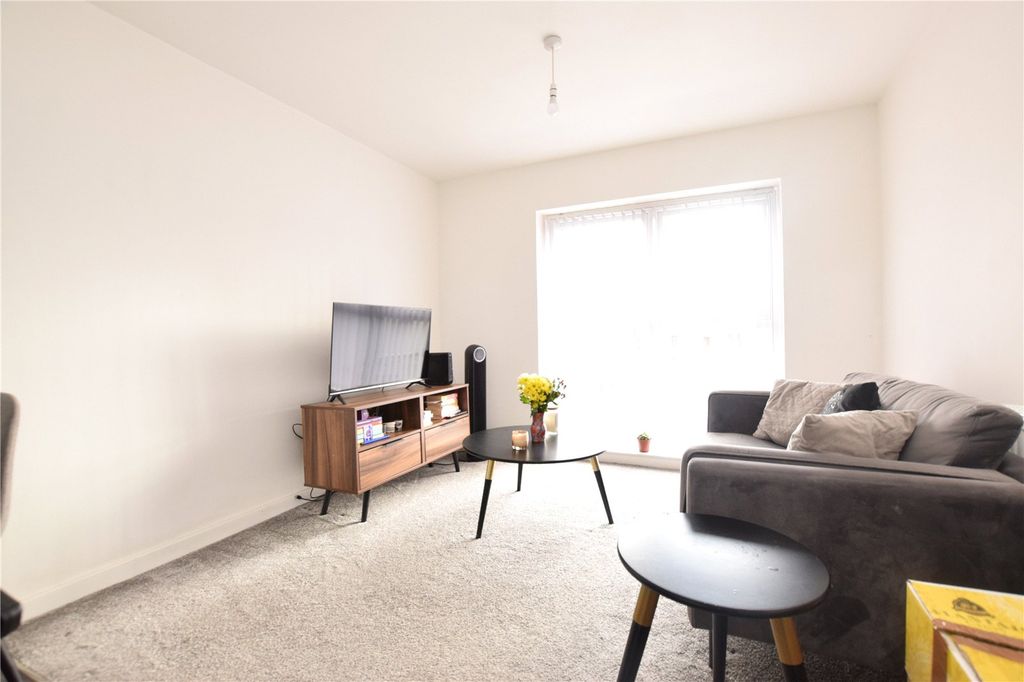 Property photo 3 of 6 Picture No. 05