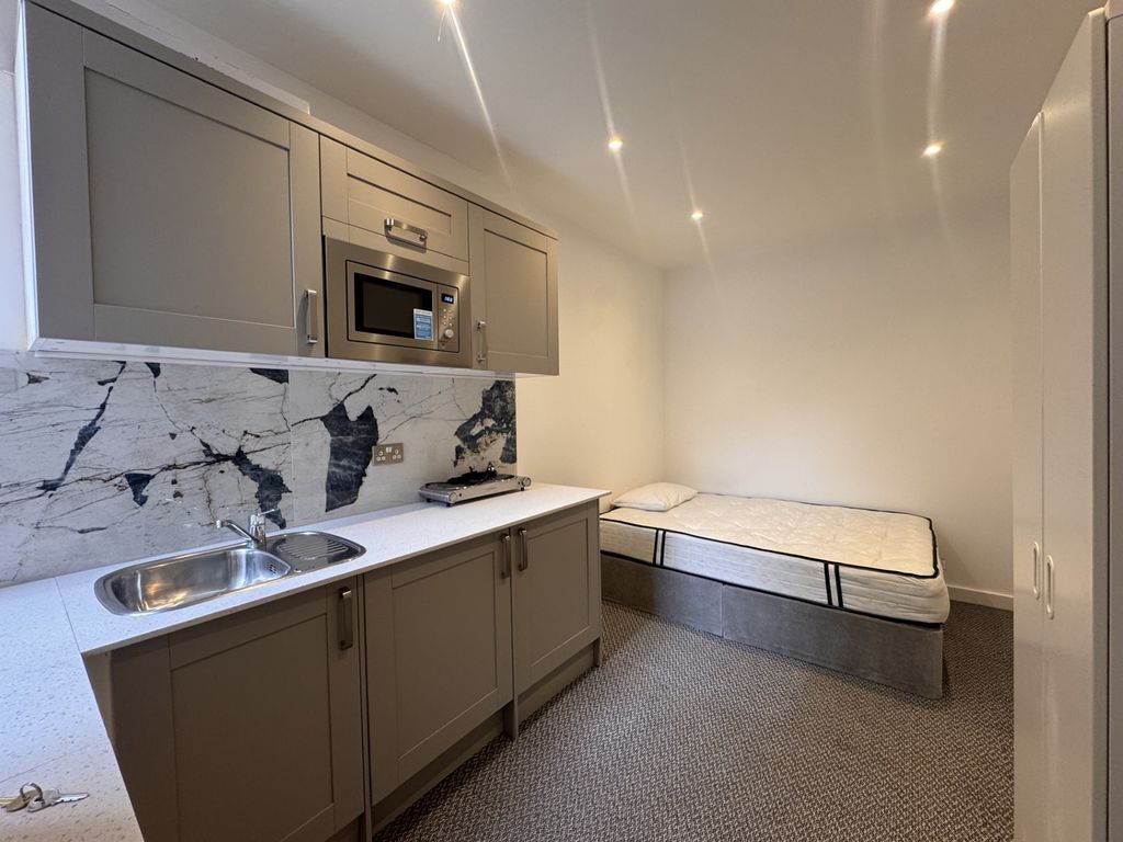 Property photo 1 of 2