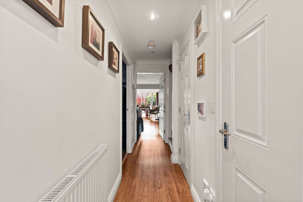 Property photo 3 of 31