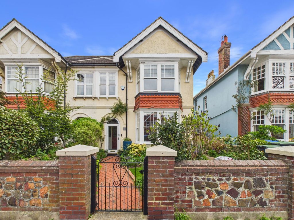 Property photo 1 of 21