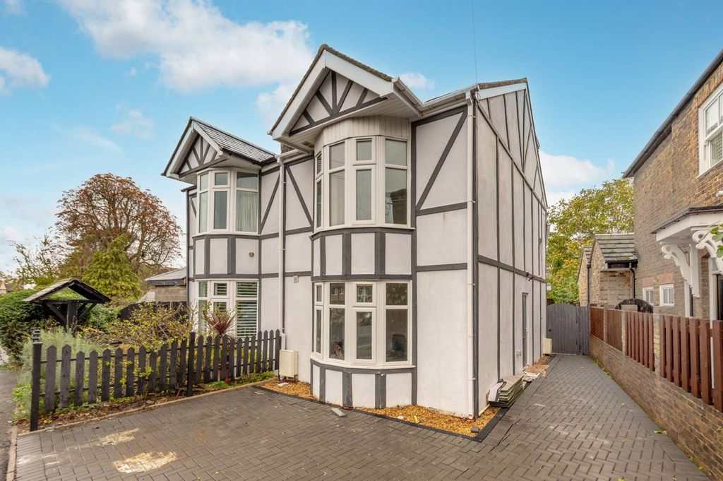 Property photo 1 of 12