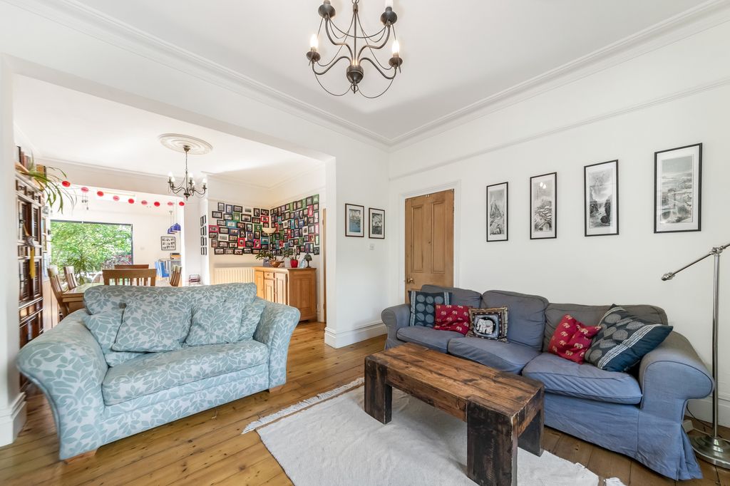 Property photo 2 of 19