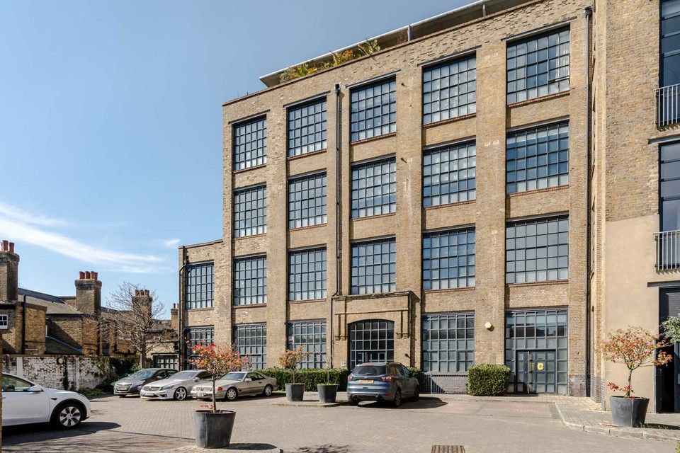 Property photo 2 of 23