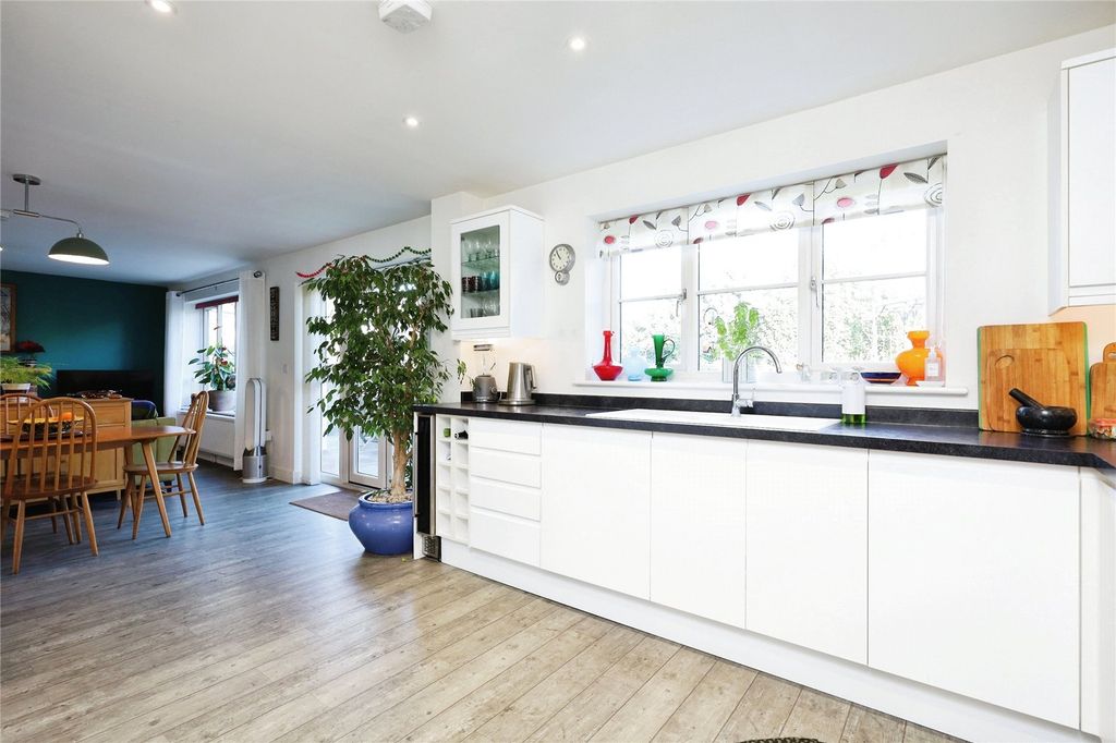 Property photo 3 of 28 Picture No. 07