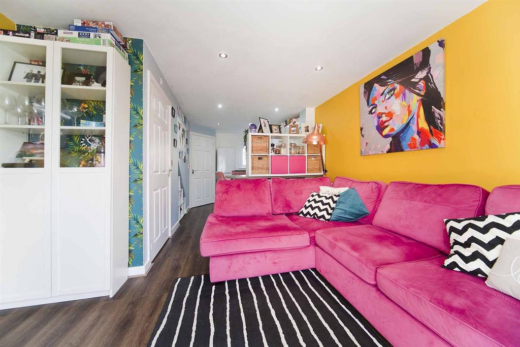 Property photo 2 of 22