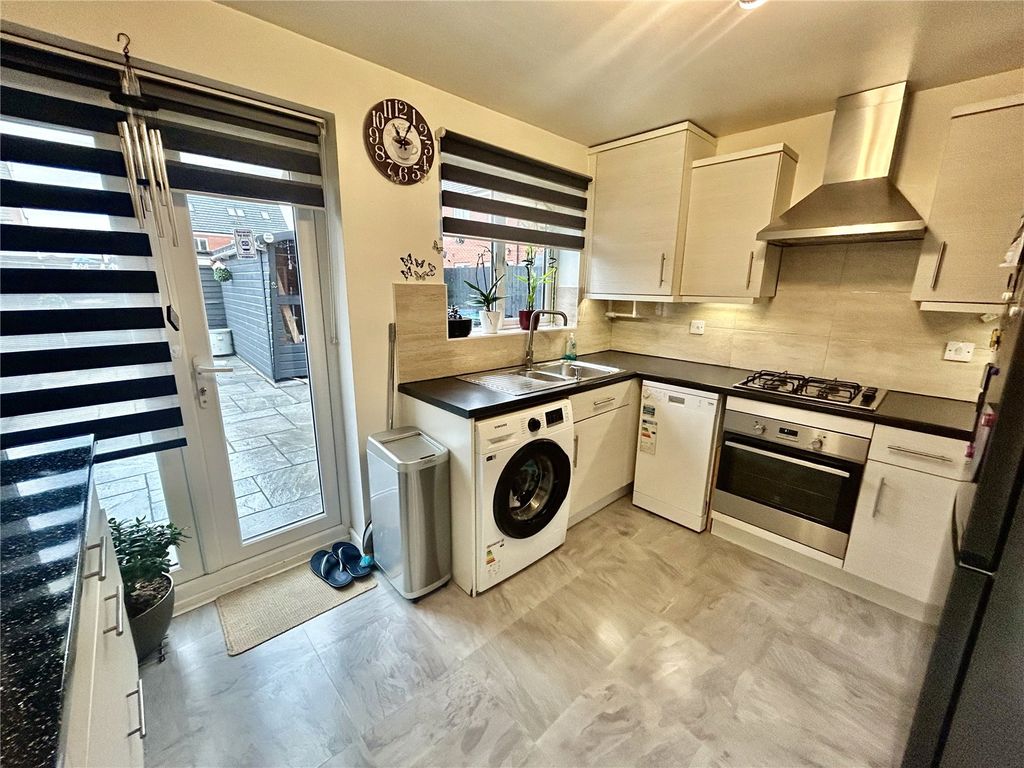 Property photo 2 of 17 Picture No. 04