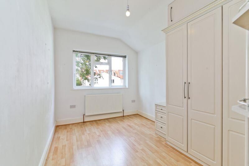 Property photo 2 of 7 Bed1.Jpg
