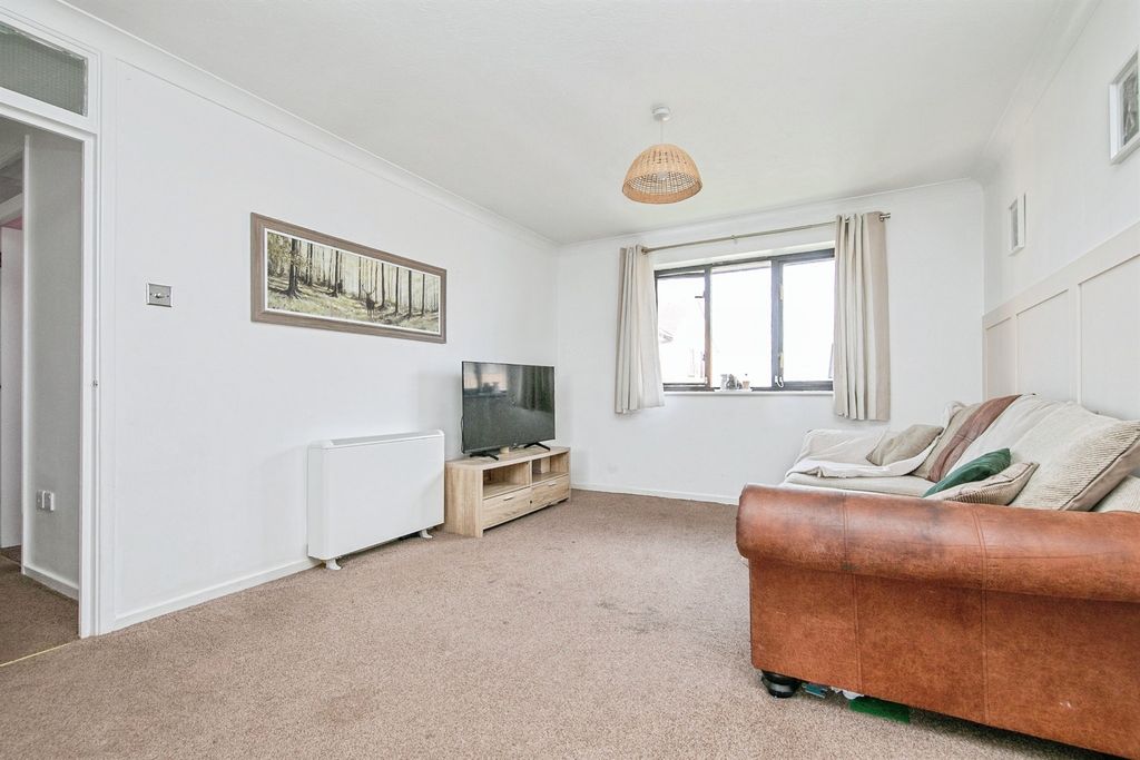 Property photo 3 of 17