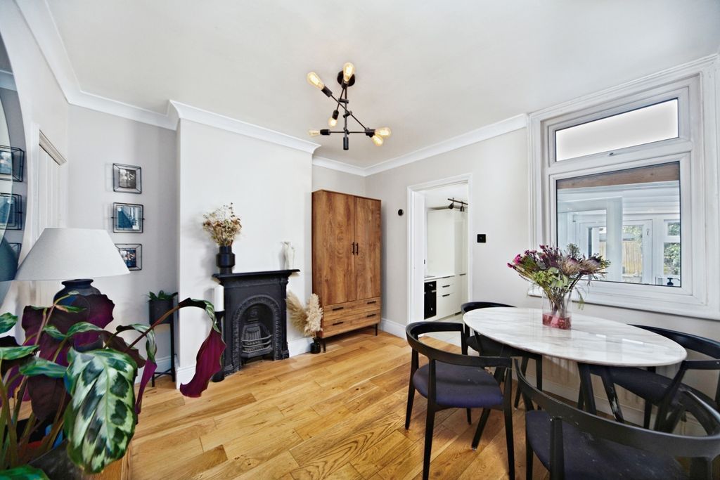Property photo 2 of 16 Photo