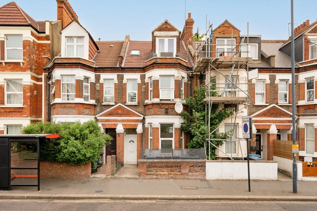 Property photo 1 of 8