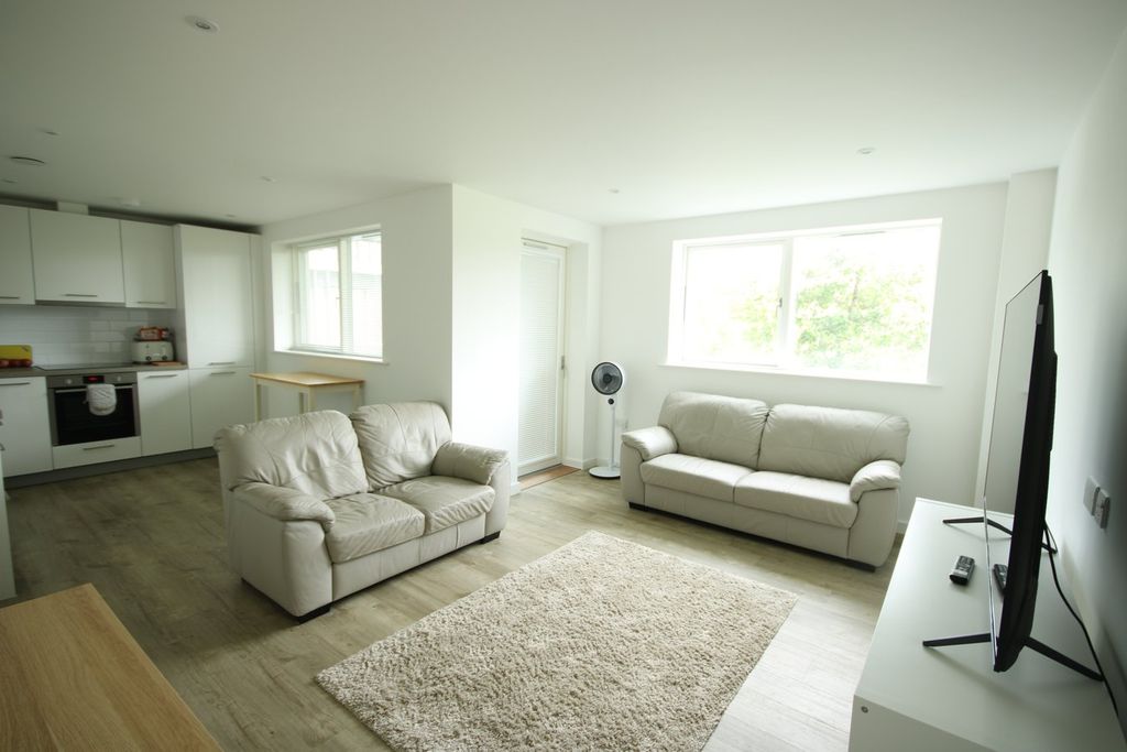 Property photo 3 of 31