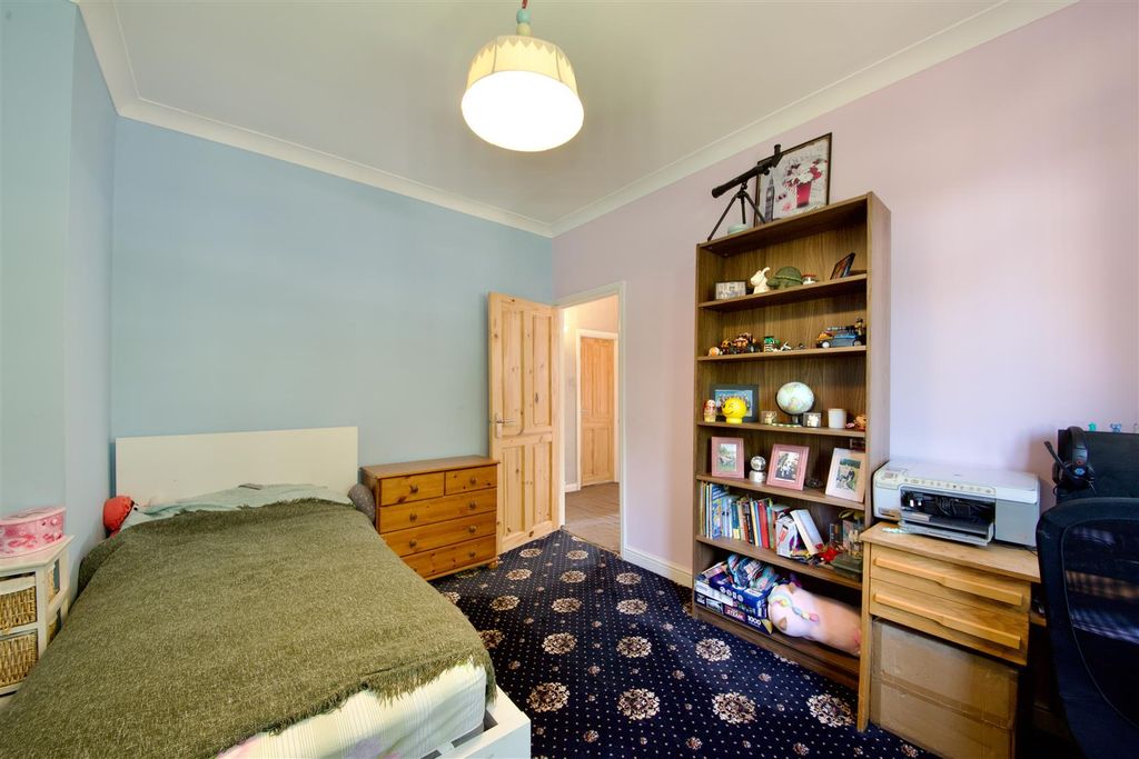 Additional image 16 of 4 bed property for saleWood Lane, Dagenham RM8