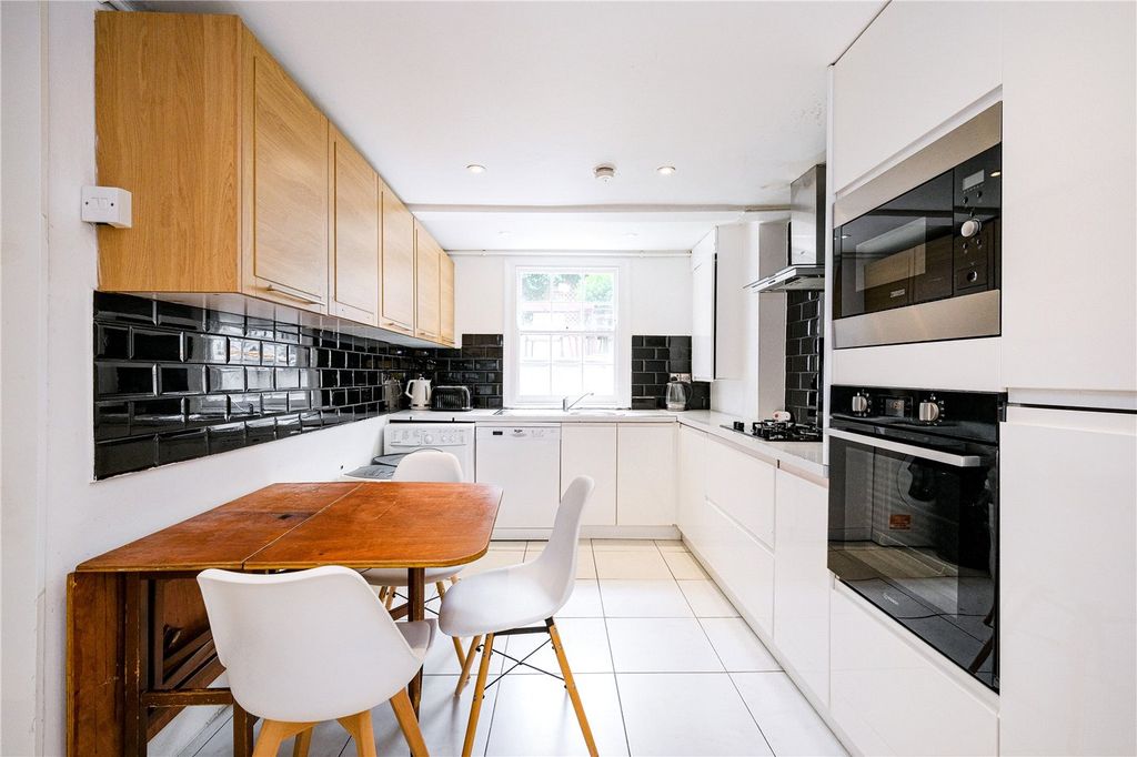 Property photo 3 of 12 Picture No. 10