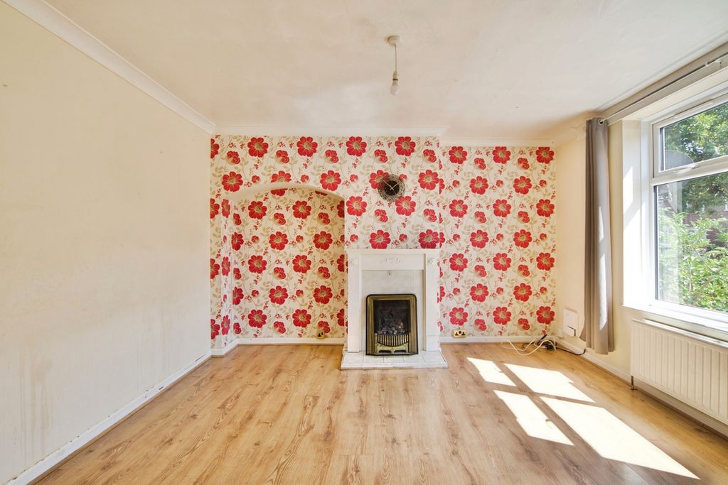 Property photo 2 of 9 Pbox-Img.Jpg