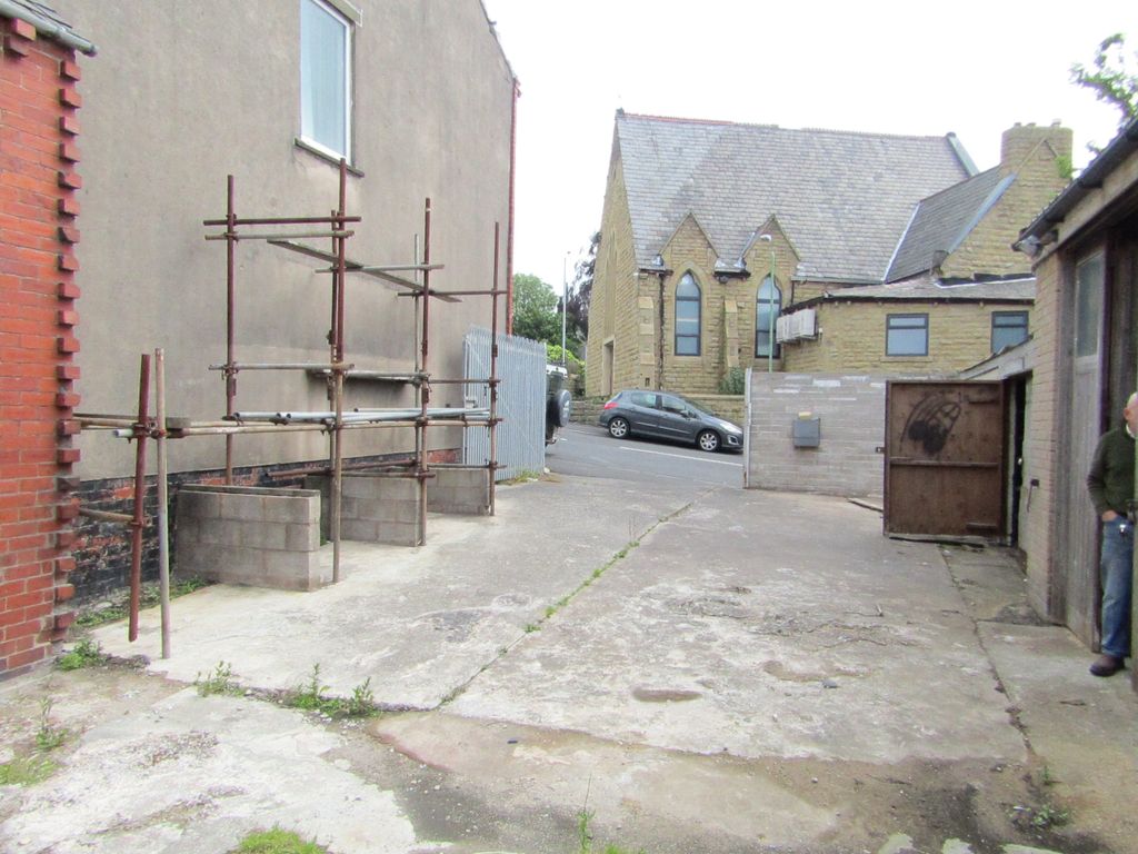 Property photo 3 of 6