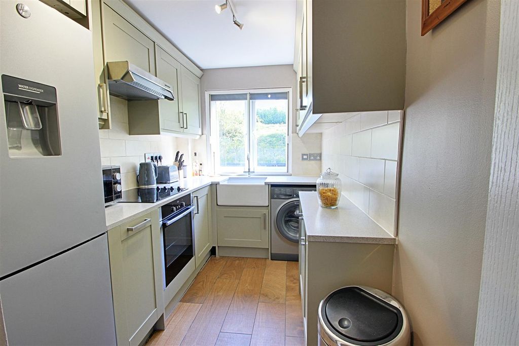 Property photo 3 of 14 Kitchen 1.Jpg