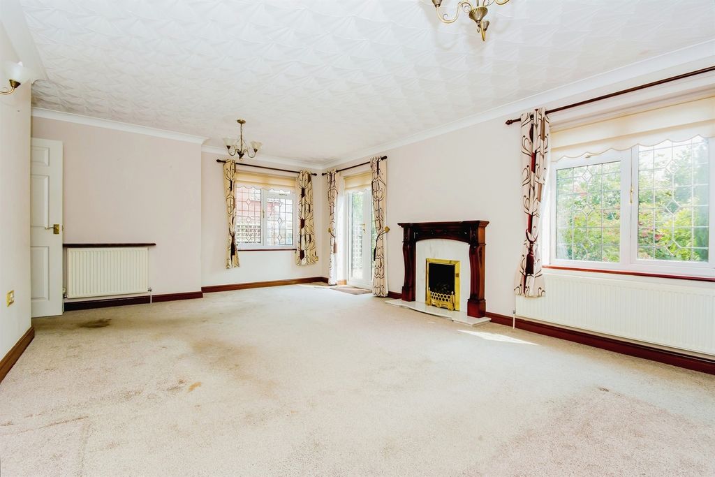 Property photo 2 of 16