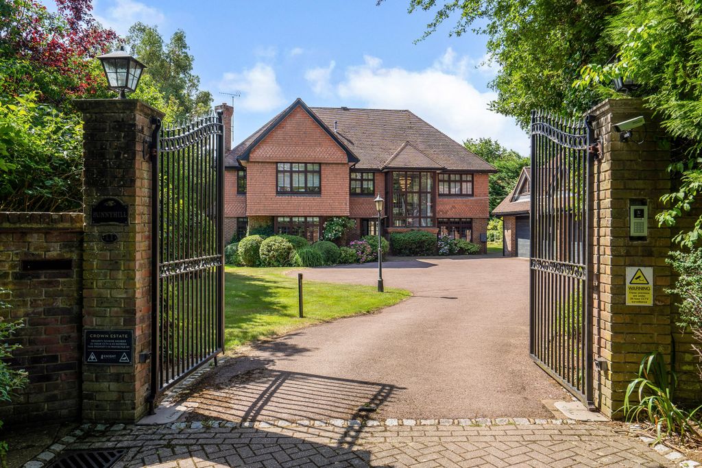 Property photo 1 of 12