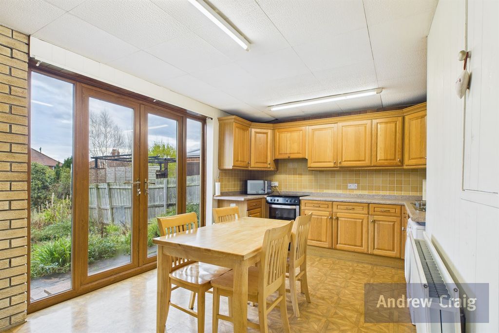 Property photo 3 of 18 Kitchen Breakfast Room