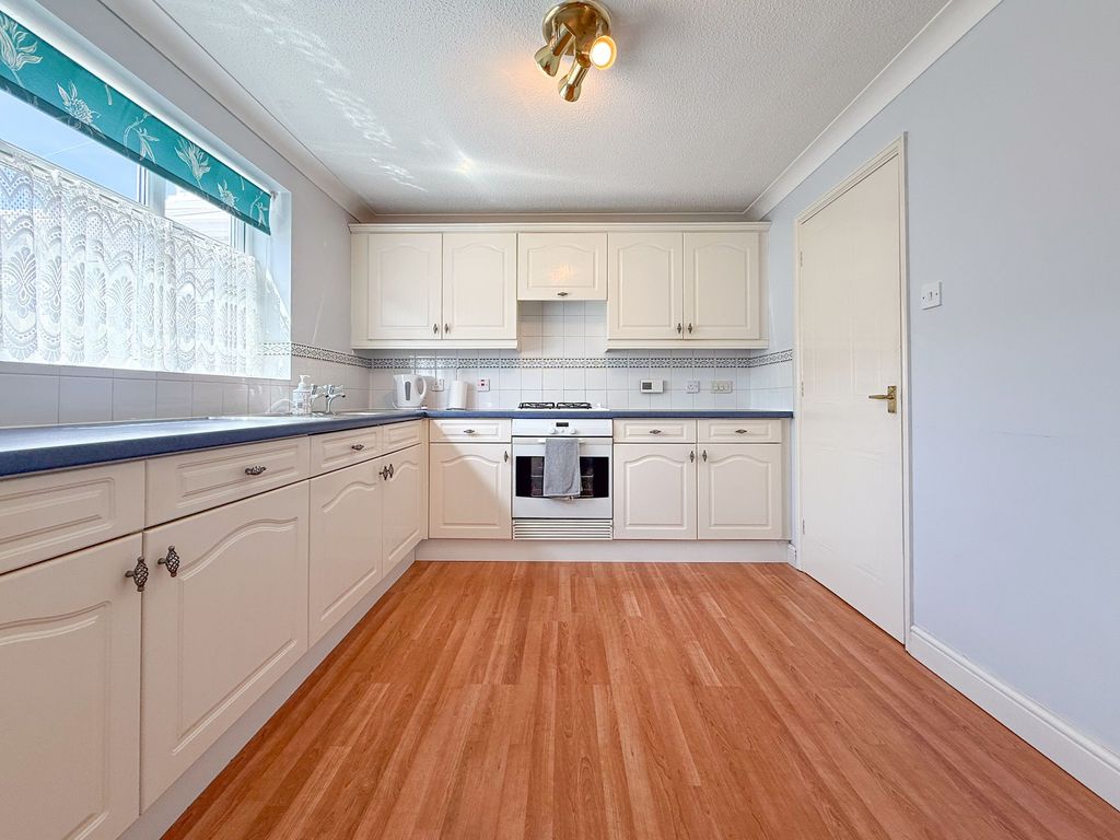 Property photo 2 of 37