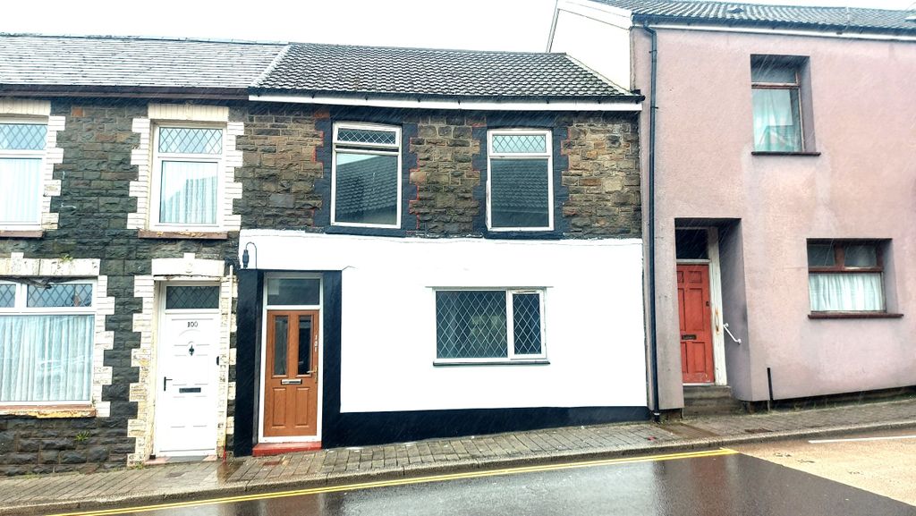 Property photo 2 of 11