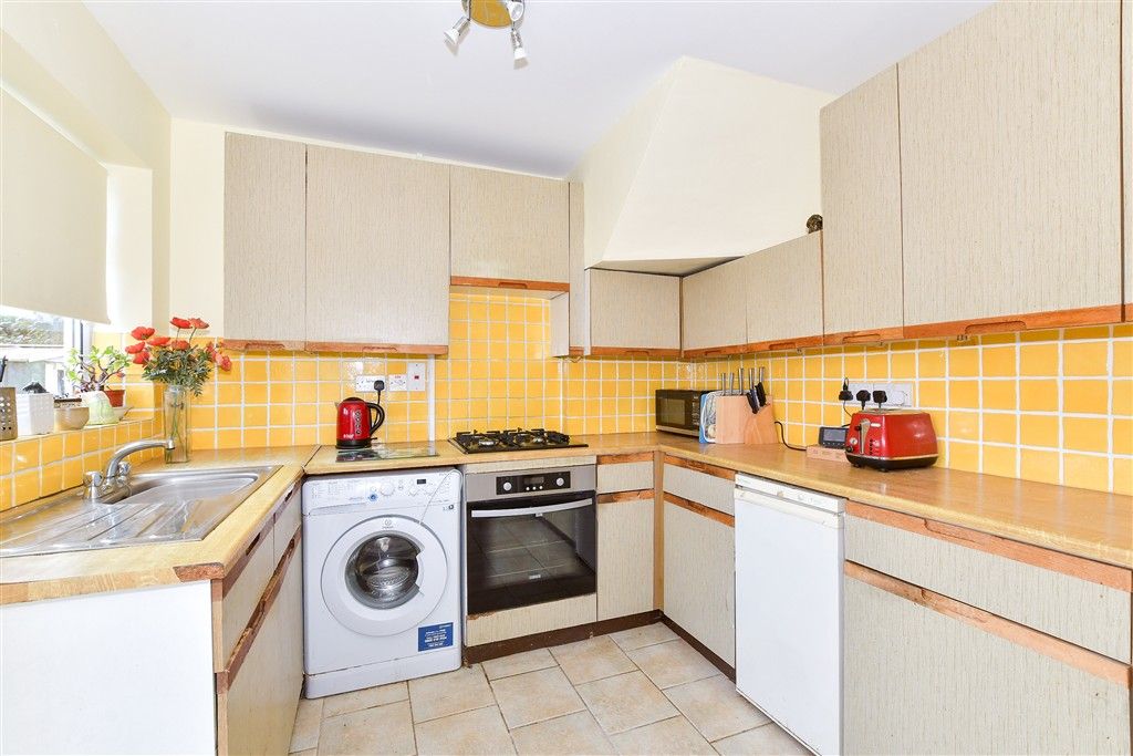 Property photo 3 of 12 Kitchen