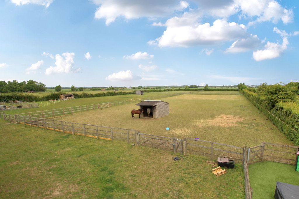 Property photo 1 of 36