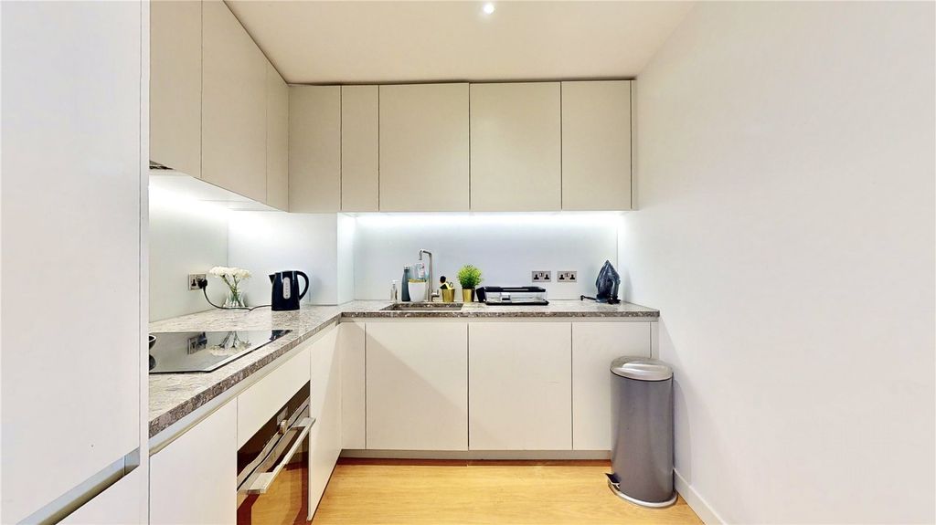 Property photo 3 of 29 Picture No. 35