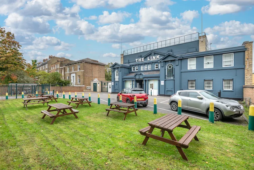 Property photo 2 of 17