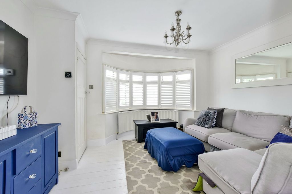 Property photo 2 of 11