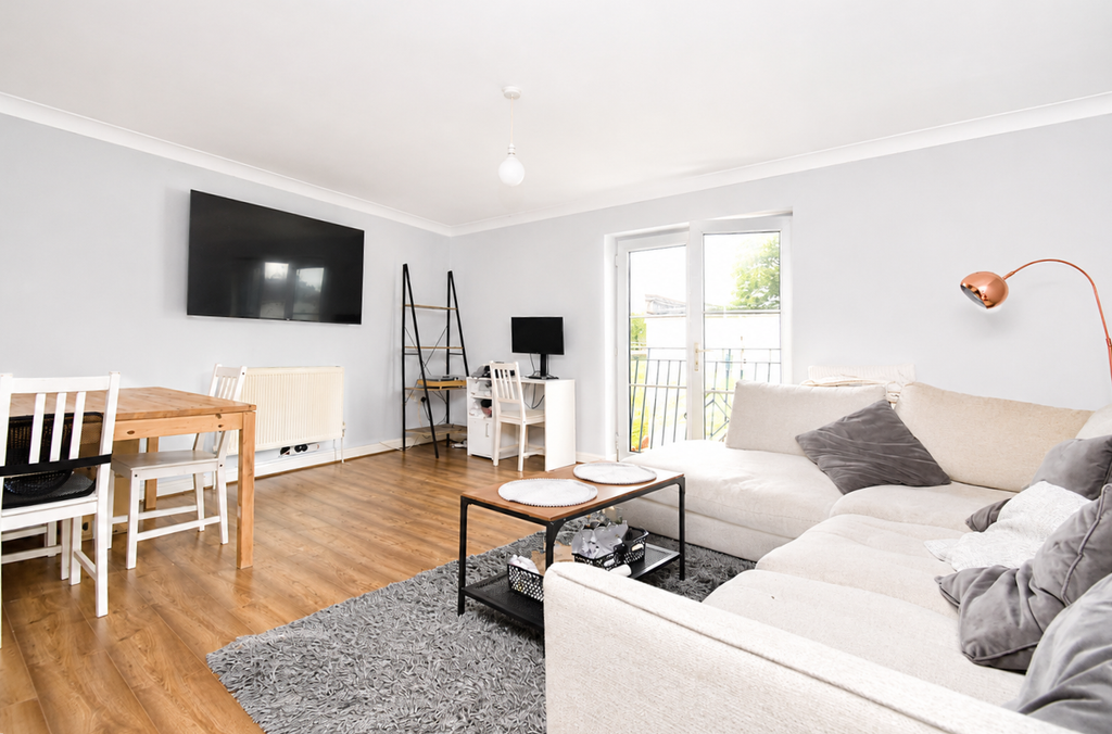Property photo 2 of 8 5ee341A8-d598-4Da8-9489-d5893ce6c08E