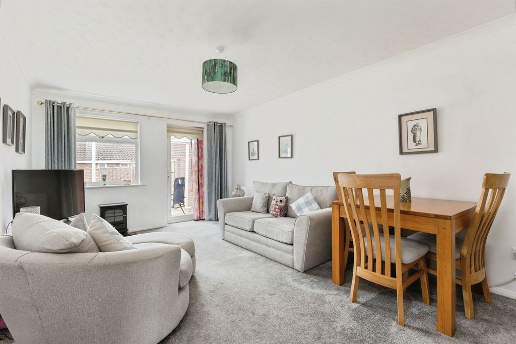 Property photo 2 of 16