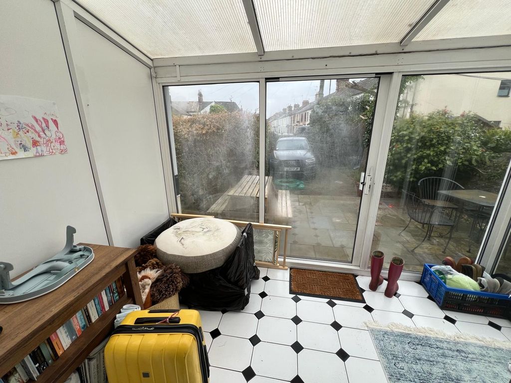 Property photo 3 of 7 Conservatory