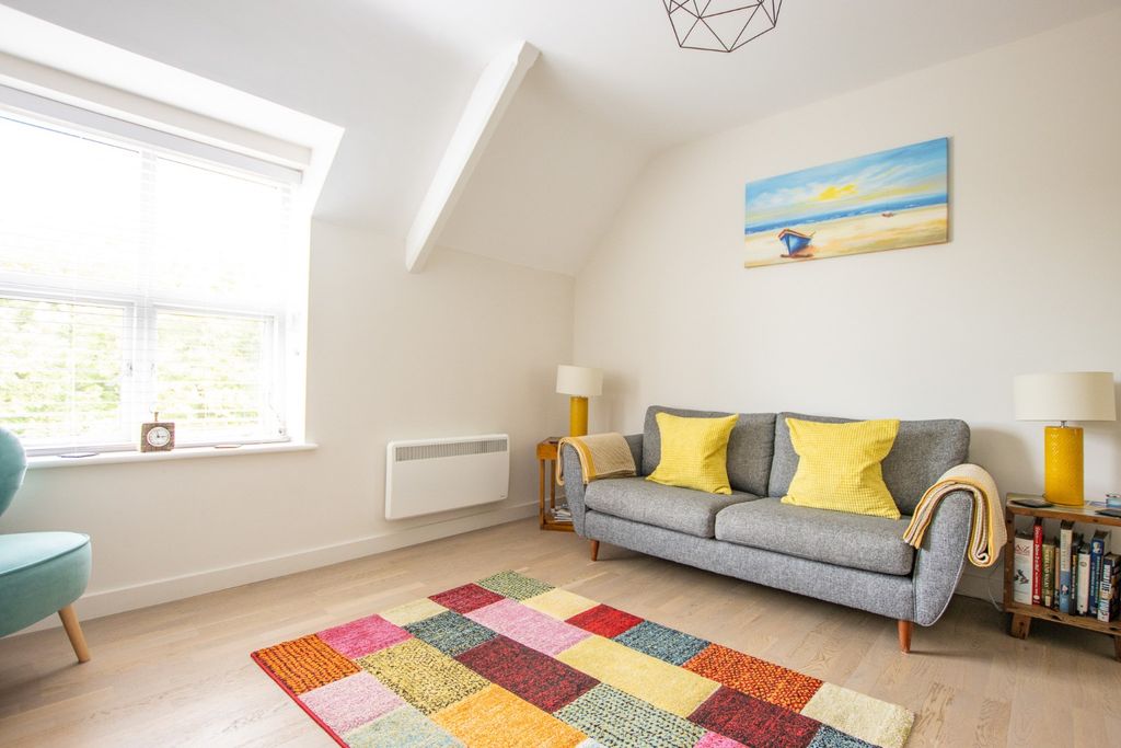 Property photo 2 of 11 5263994