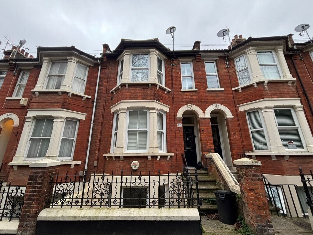 Property photo 1 of 6 Photo 3