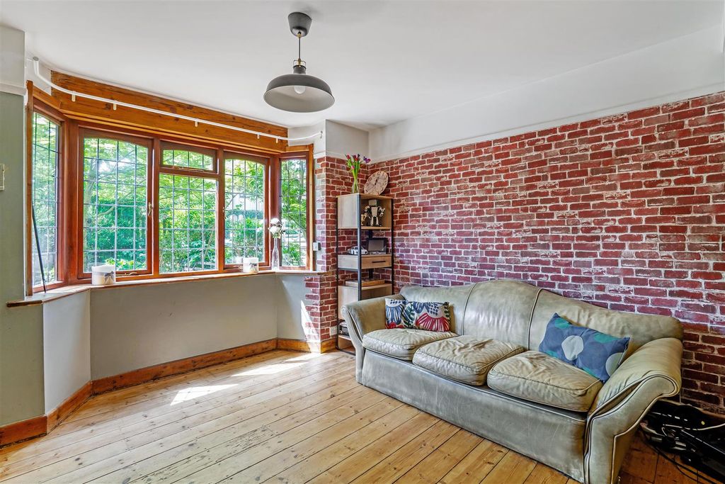 Property photo 3 of 17 90004_25 Belle Vue Road (11).Jpg