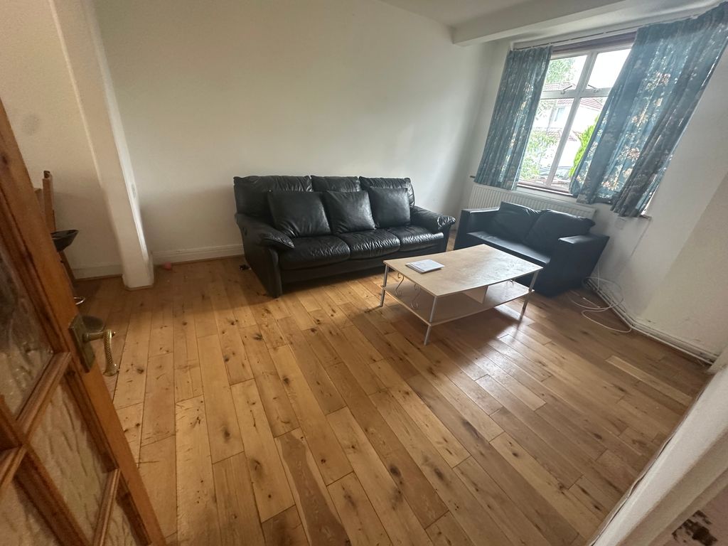 Property photo 1 of 27