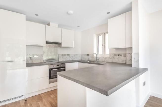 Property photo 2 of 10 Kitchen