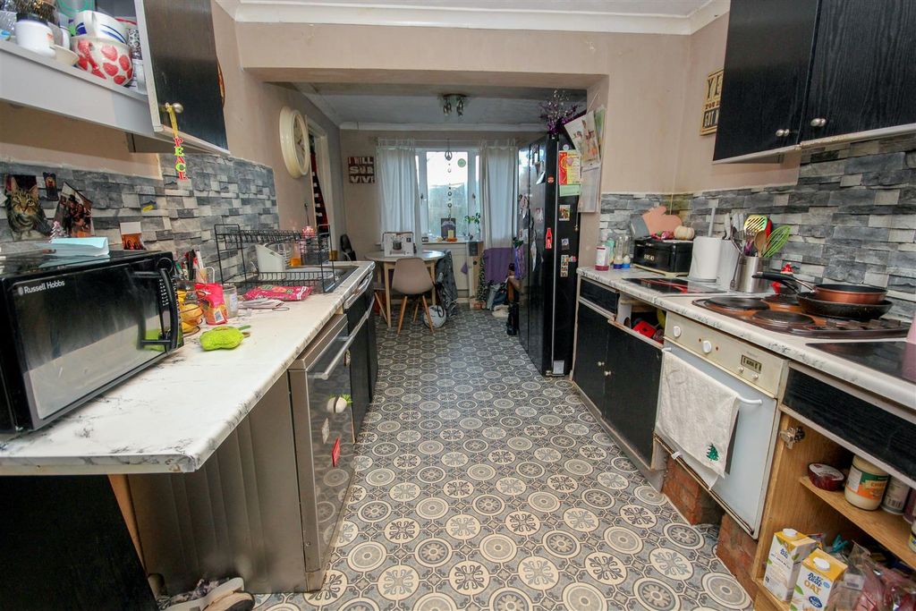 Property photo 3 of 8 Kitchen Diner.Jpg