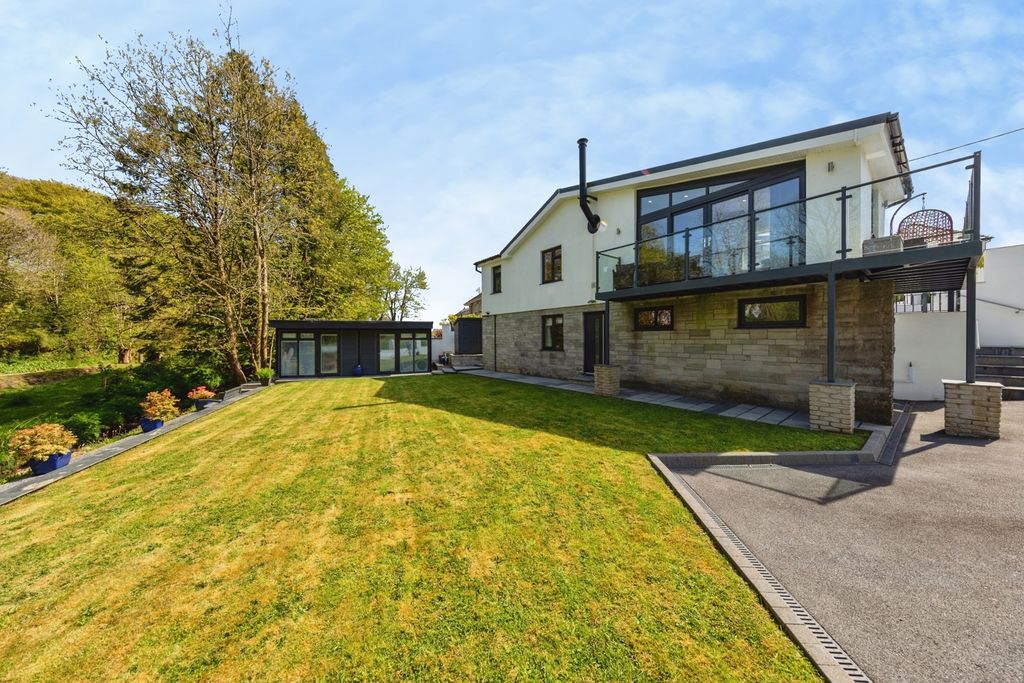 Property photo 1 of 31 Pbox-Img.Jpg