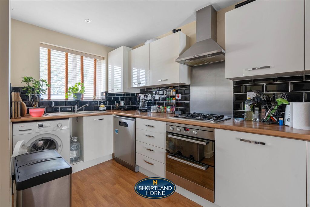 Property photo 3 of 24 Kitchen/Diner